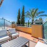 Acogedor Atico Con Vistas Al Mar En Bahia De Marbella