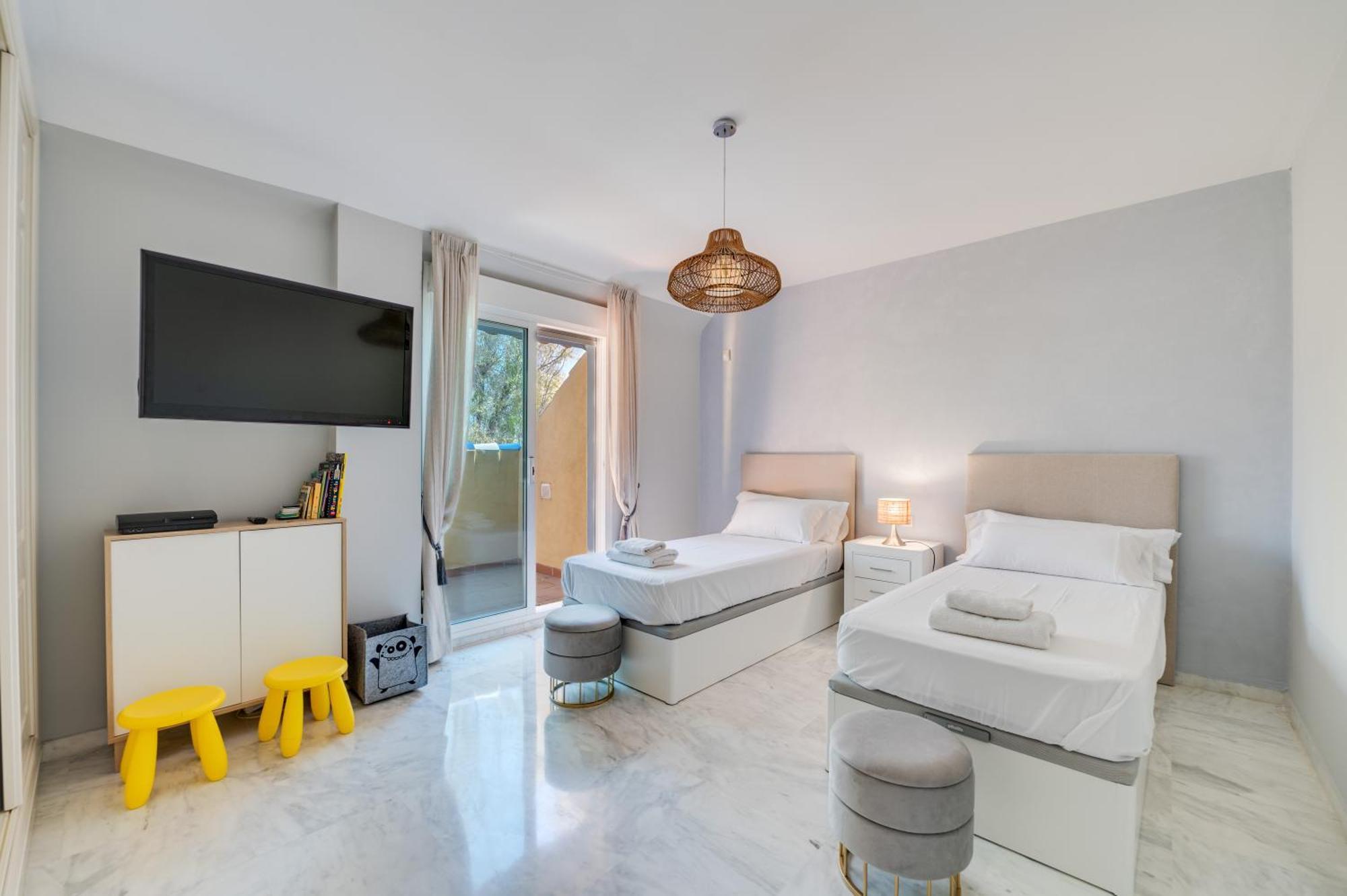 Acogedor Atico Con Vistas Al Mar En Bahia De Apartemen Marbella