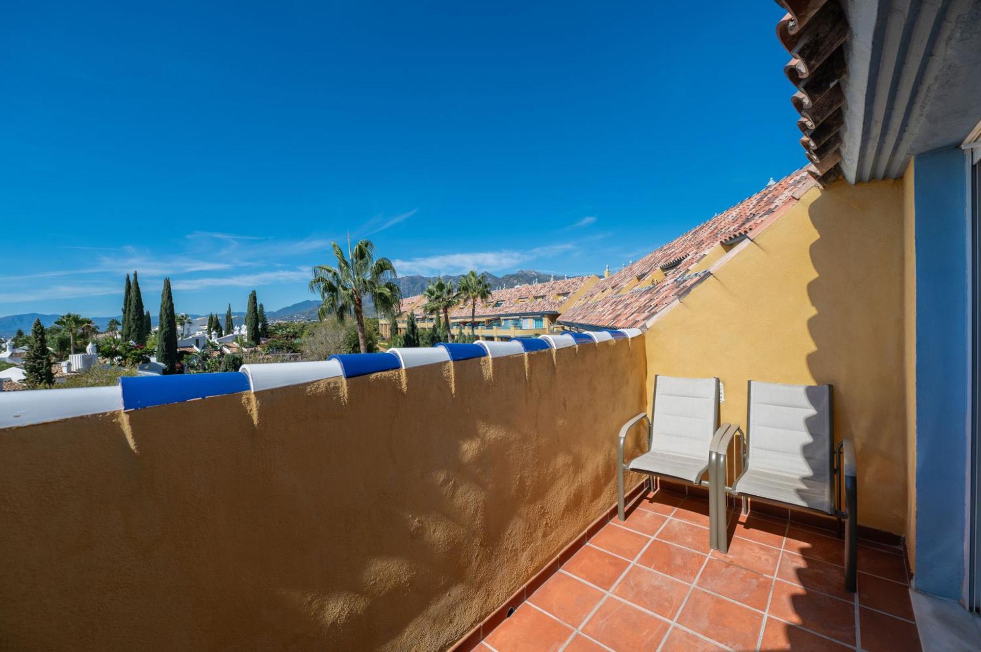 Acogedor Atico Con Vistas Al Mar En Bahia De Marbella