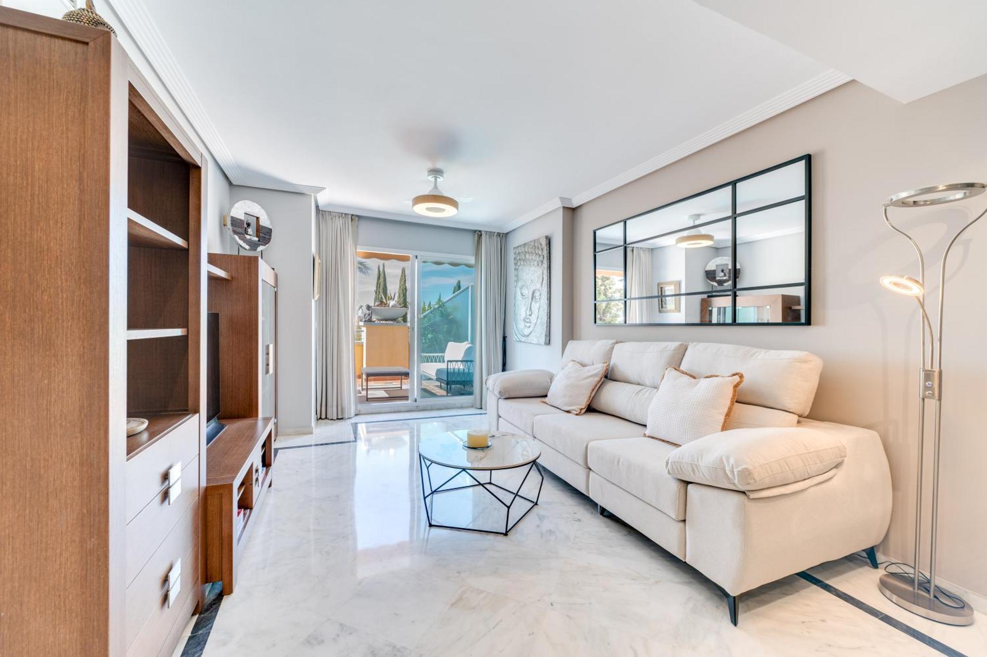 Acogedor Atico Con Vistas Al Mar En Bahia De Apartemen Marbella